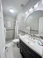 The Pearl Beachside Apartments on Hollywood Beach Broadwalk