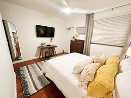 The Pearl Beachside Apartments on Hollywood Beach Broadwalk