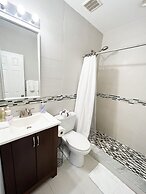 The Pearl Beachside Apartments on Hollywood Beach Broadwalk