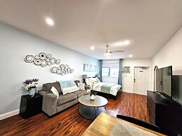 The Pearl Beachside Apartments on Hollywood Beach Broadwalk