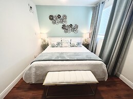 The Pearl Beachside Apartments on Hollywood Beach Broadwalk