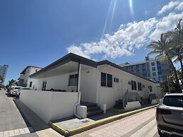 The Pearl Beachside Apartments on Hollywood Beach Broadwalk