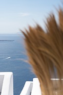 Serendipity Cliffside Villa & Suites