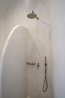 Serendipity Cliffside Villa & Suites