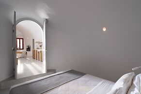 Serendipity Cliffside Villa & Suites