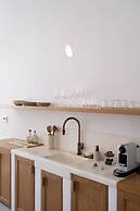 Serendipity Cliffside Villa & Suites