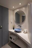 Serendipity Cliffside Villa & Suites