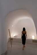 Serendipity Cliffside Villa & Suites