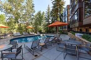 3 Bedroom Mountain Vacation Rental Located 2 Blocks From the Silver Qu