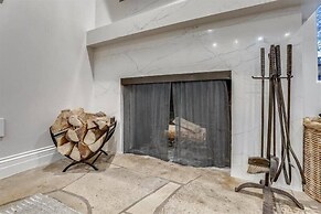 3 Bedroom Mountain Vacation Rental Located 2 Blocks From the Silver Qu