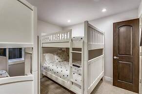 3 Bedroom Mountain Vacation Rental Located 2 Blocks From the Silver Qu