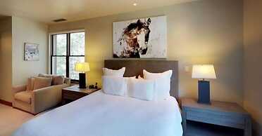 Westhaven 3 Bedroom Luxury Condo in Cascade Village, Steps to Chair Li