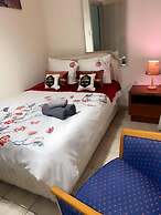 Larnaca Beach Apartment