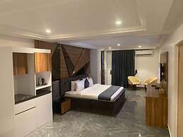 The Platinum Bay Hotel