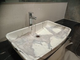 Hotel Airport Inn One