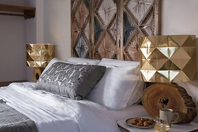 One Bedroom Panoramic - White Co