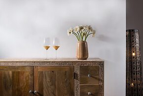 One Bedroom Panoramic - White Co