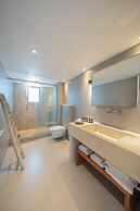 Deluxe Suite Sea View Hot Tub - White Co