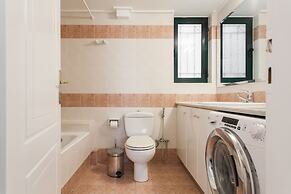 Top-Class 2BR Apartment in Marousi