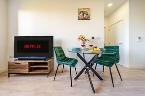 Luxury 1 Bedroom Serviced Apartment in the Heart of Stevenage