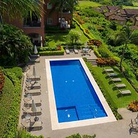 Altavista 5A 3 bdr 3 Bath Ocean View