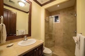 Altavista 5A 3 bdr 3 Bath Ocean View