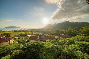 Altavista 5A 3 bdr 3 Bath Ocean View