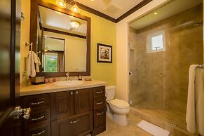 Altavista 5A 3 bdr 3 Bath Ocean View