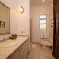 Bella Vista 2B 3 Bedr 3 1 2 Bath Pool View