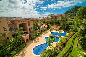 Bella Vista 2B 3 Bedr 3 1 2 Bath Pool View