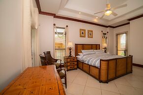 Bella Vista 2B 3 Bedr 3 1 2 Bath Pool View