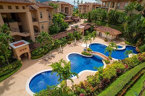 Bella Vista 2B 3 Bedr 3 1 2 Bath Pool View