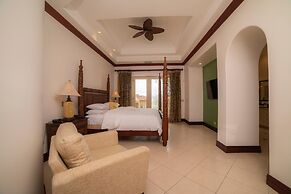 Bella Vista 2B 3 Bedr 3 1 2 Bath Pool View