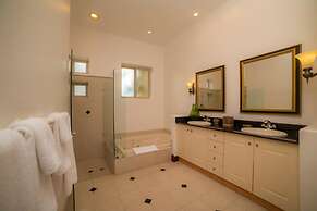 Bella Vista 2B 3 Bedr 3 1 2 Bath Pool View