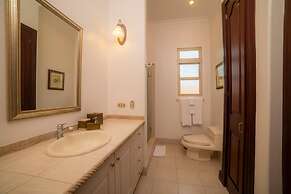 Bella Vista 2B 3 Bedr 3 1 2 Bath Pool View