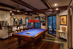Casa Patron 6 bdr Private Home With Pool and Game Room