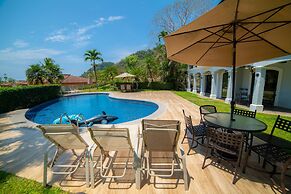 Casa Patron 6 bdr Private Home With Pool and Game Room