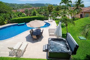 Casa Patron 6 bdr Private Home With Pool and Game Room