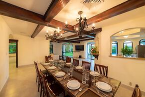 Casa Patron 6 bdr Private Home With Pool and Game Room