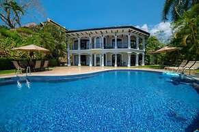 Casa Patron 6 bdr Private Home With Pool and Game Room