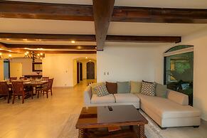 Casa Patron 6 bdr Private Home With Pool and Game Room