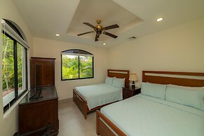 Casa Patron 6 bdr Private Home With Pool and Game Room