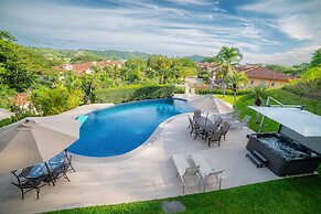 Casa Patron 6 bdr Private Home With Pool and Game Room