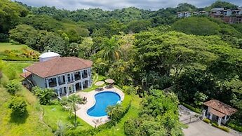 Casa Patron 6 bdr Private Home With Pool and Game Room