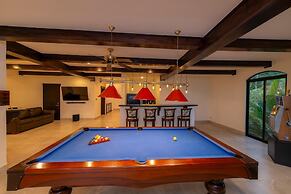 Casa Patron 6 bdr Private Home With Pool and Game Room