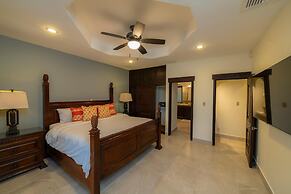 Casa Patron 6 bdr Private Home With Pool and Game Room