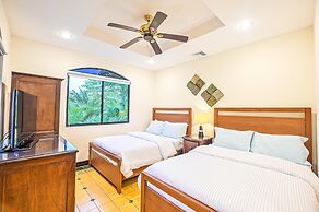 Casa Patron 6 bdr Private Home With Pool and Game Room