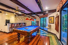 Casa Patron 6 bdr Private Home With Pool and Game Room