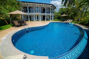 Casa Patron 6 bdr Private Home With Pool and Game Room