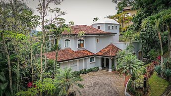 Casa Patron 6 bdr Private Home With Pool and Game Room